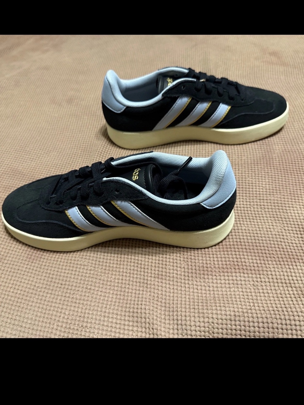adidas Barreda Core Black / Cloud White - Size 7 Men / 8 Women